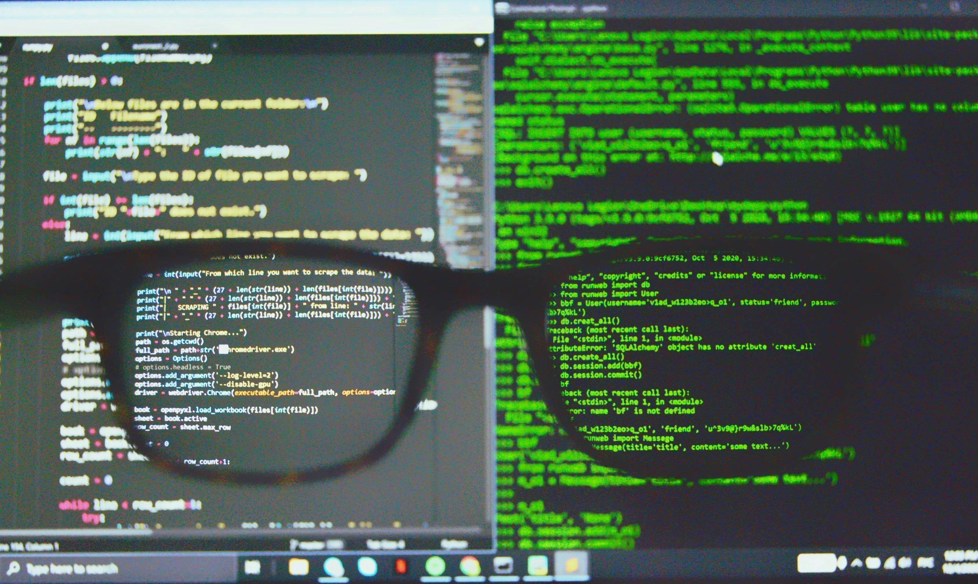 black-framed-eyeglasses-on-computer-screen